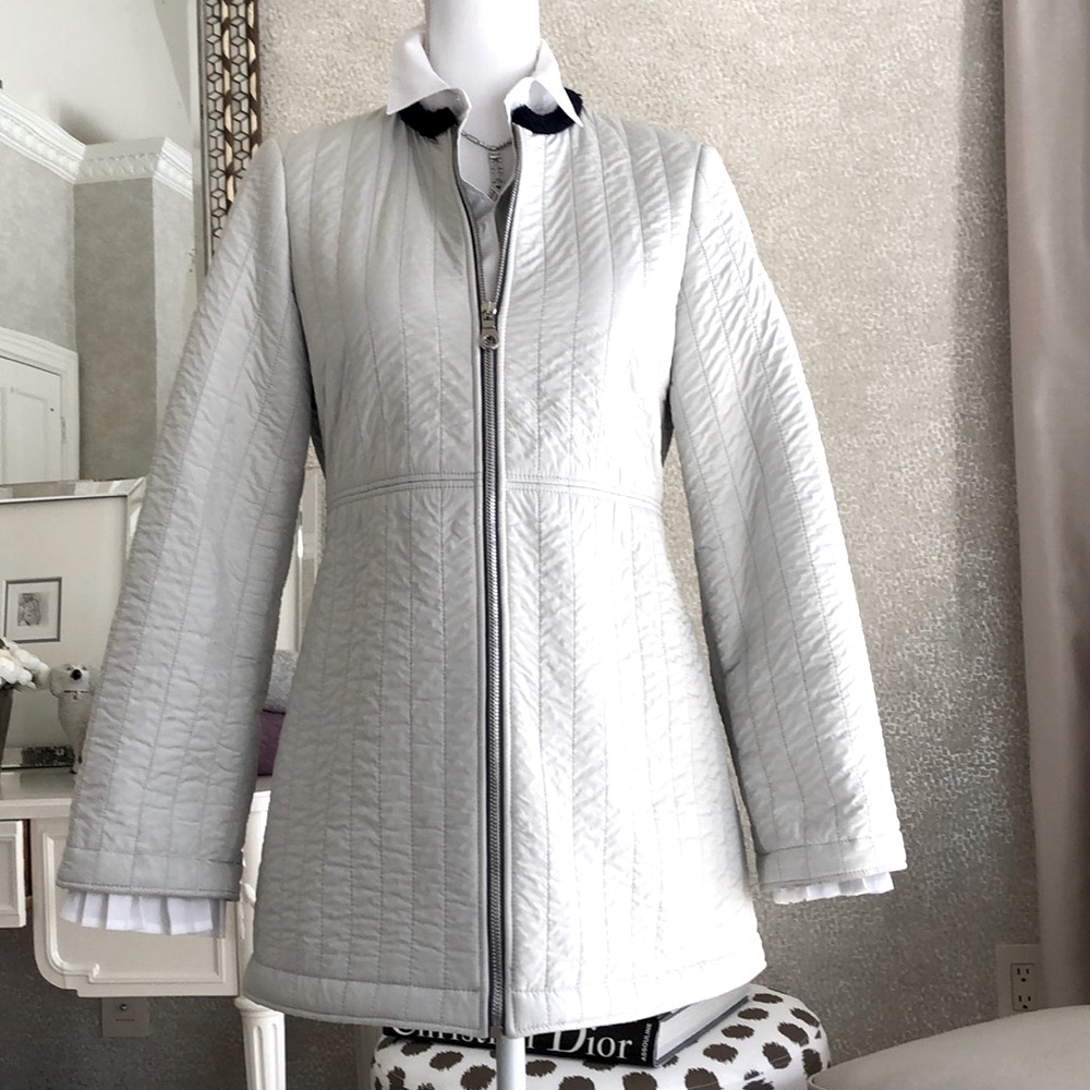Trademark gray navy quilted zip up jacket M